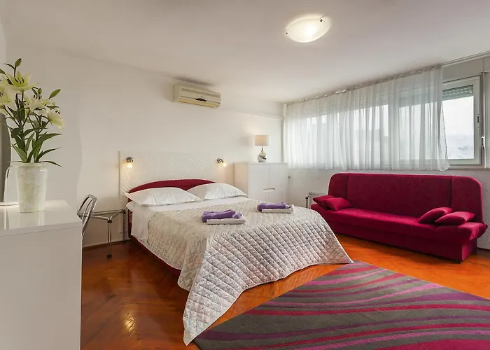 Beach Split Apartments *