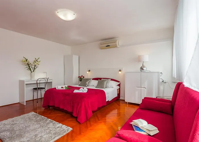 Beach Split Apartments Split