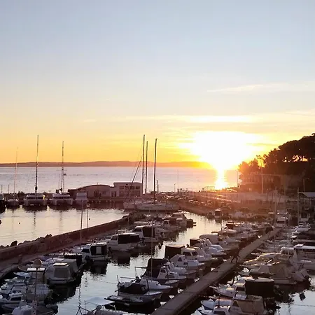 Beach Split Apartments Apartman *