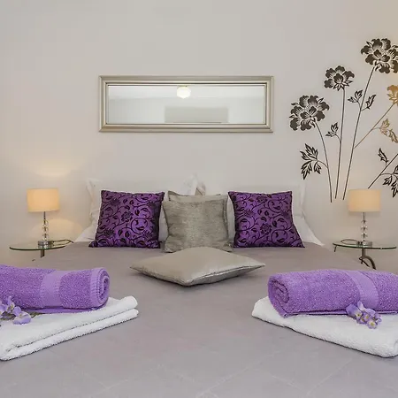 Beach Split Apartments *