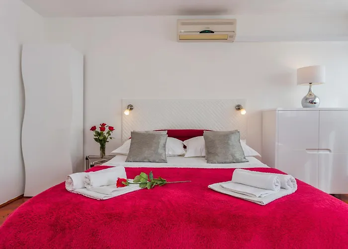 Beach Split Apartments *