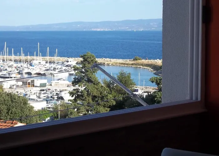 Beach Split Apartments *