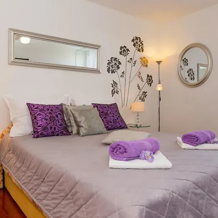 斯普利特海滩公寓 *