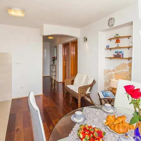 Beach Split Apartments דירה *