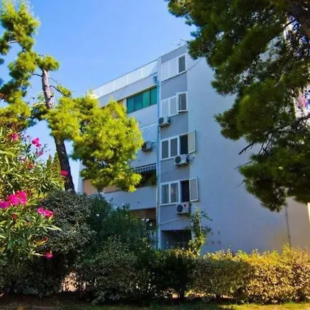 Beach Split Apartments דירה
