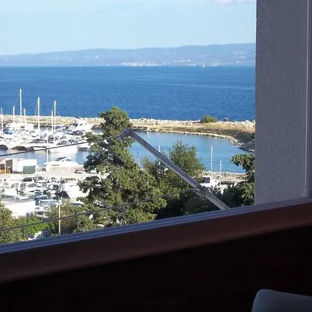 斯普利特海滩公寓 *