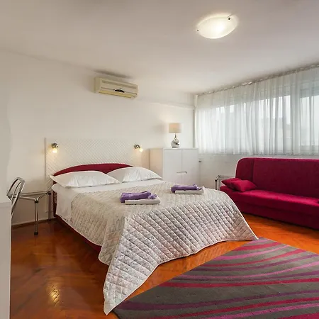 斯普利特海滩公寓 *